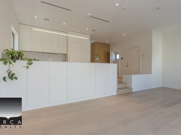 2915 E 5th Ave #1 — Photo 9