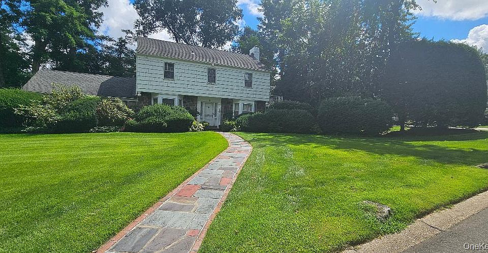 1st image of 10 Meadow Woods Road