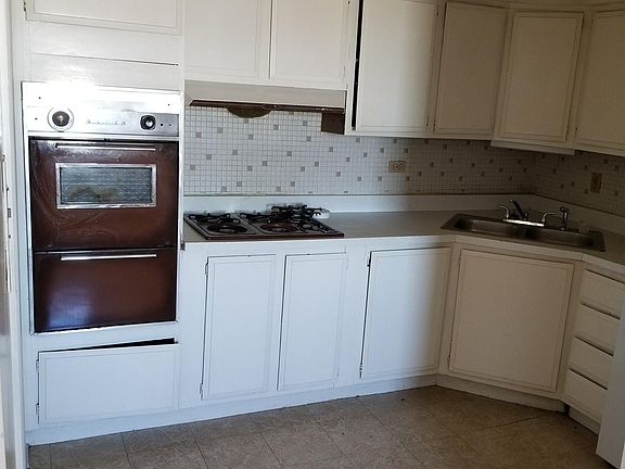 2nd image of 8700 S Paxton Ave APT 3B