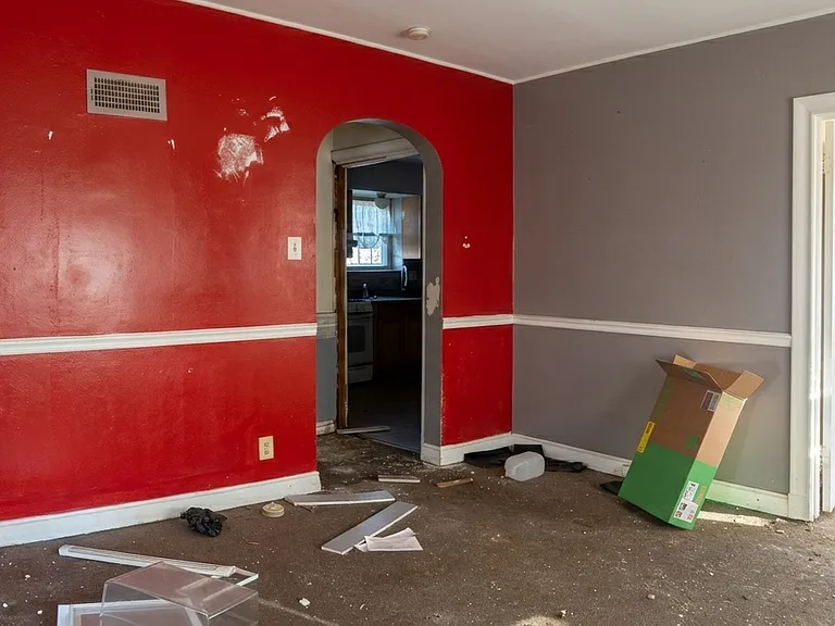 8214 Pelham Ave — Photo 6