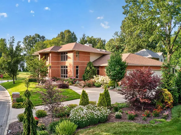 52752 Willow Bend Dr, Granger, IN 46530