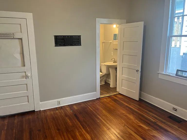 2223 Lee St — Photo 13
