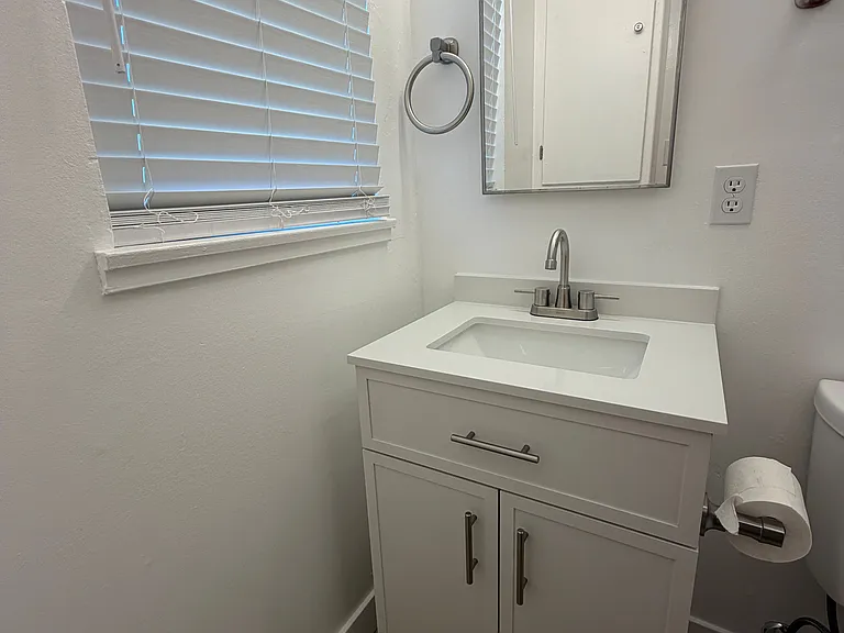 1061 E Monte Vista Ave — Photo 20