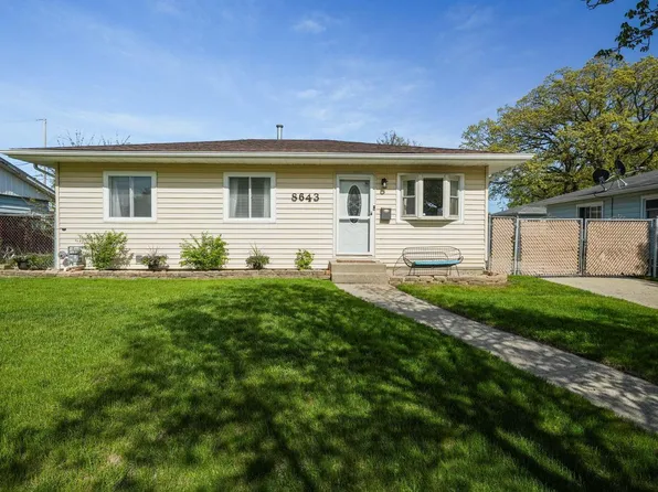 8643 16th AVENUE, Kenosha, WI 53143