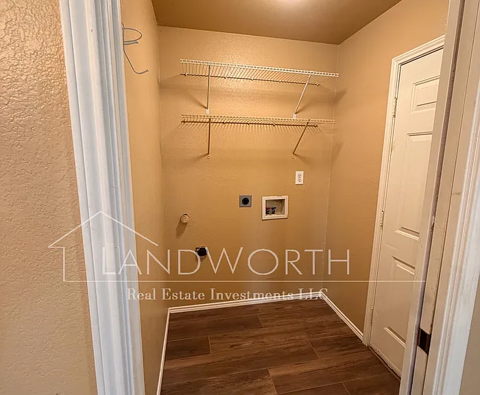 241 Rentz Place Cir — Photo 15