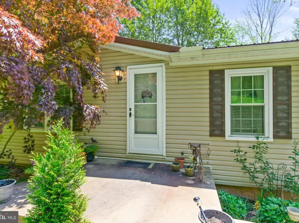 7 Rocky Rd, Red Lion, PA 17356