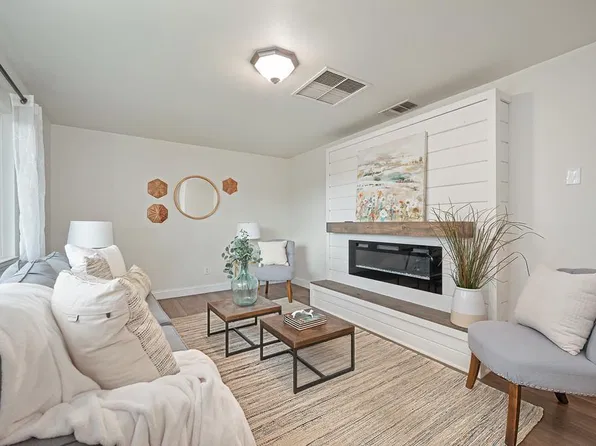 4601 Volo Mine Dr, Diamond Springs, CA 95619