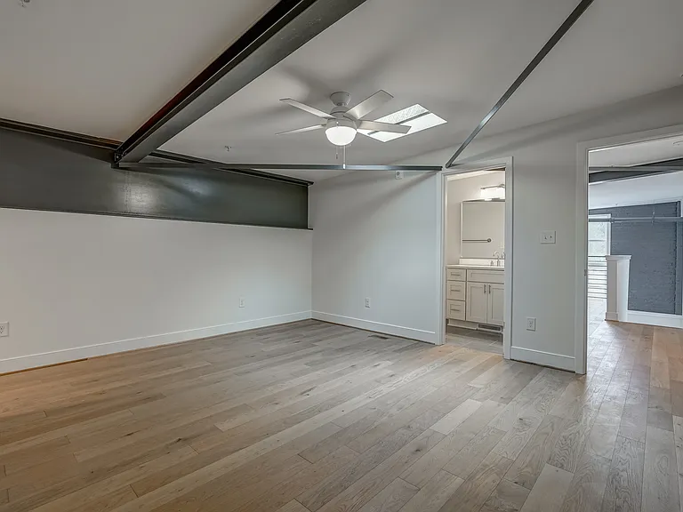 4028 Macarthur Ave #5 — Photo 15