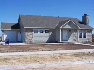 1033 Mill Valley Cir, Manhattan, KS, 66503