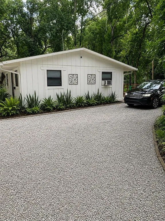 1 bed, 1.0 bath, 700 sqft, $1,300 — Photo 2