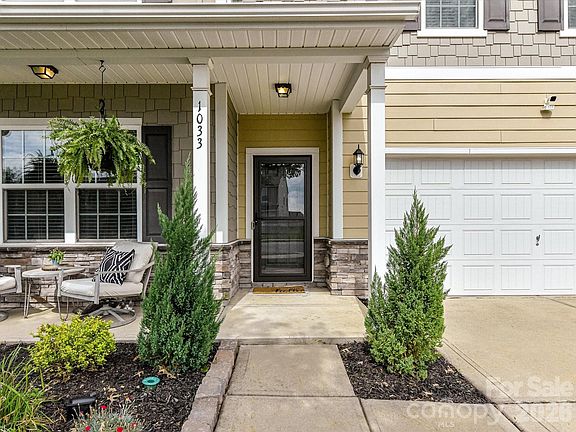 3rd image of 1033 Blue Stream Ln
