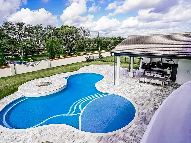 3999 Isabella Cir — Photo 34