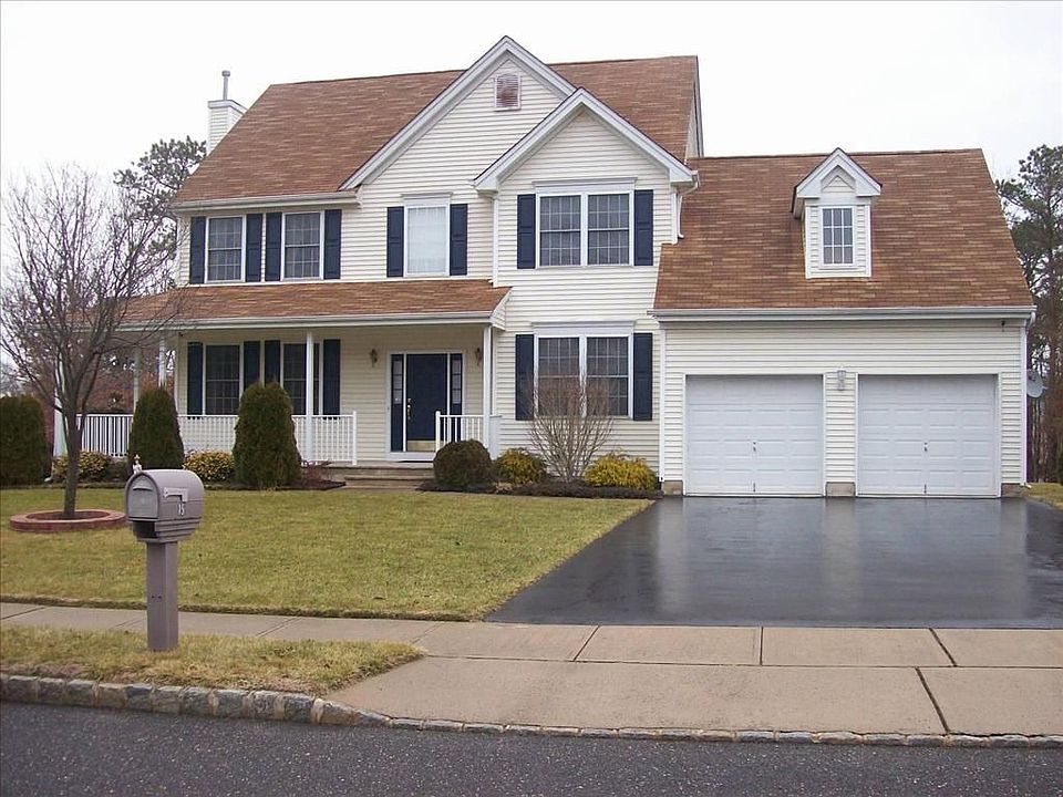 2nd image of 15 Summerhill Ave