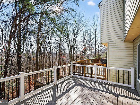 3rd image of 605 Ridgecrest Ct