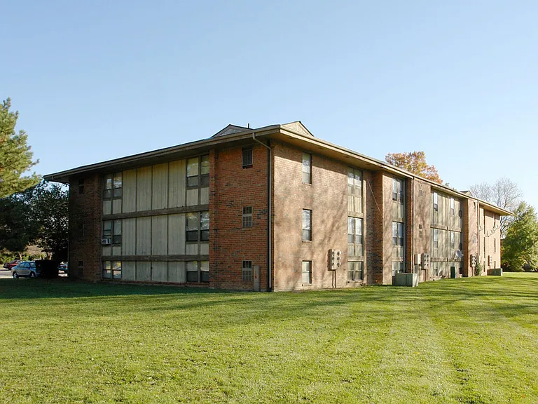The Woodside Apartments - SPECIAL PROMOTIONS — Photo 15