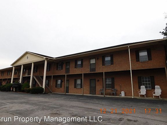 3rd image of 128 Lynnwood Dr APT 6
