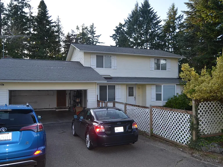 4340 Ridgecrest Way SE — Photo 1