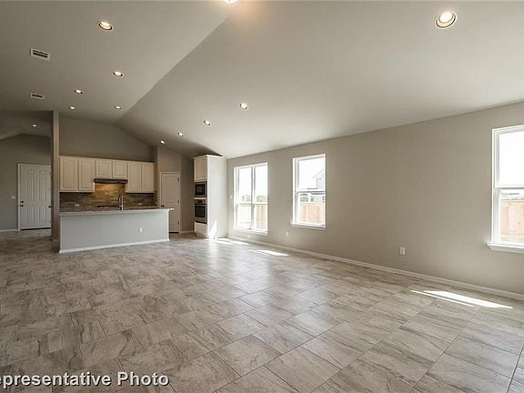 3rd image of 2433 Burberry Ln