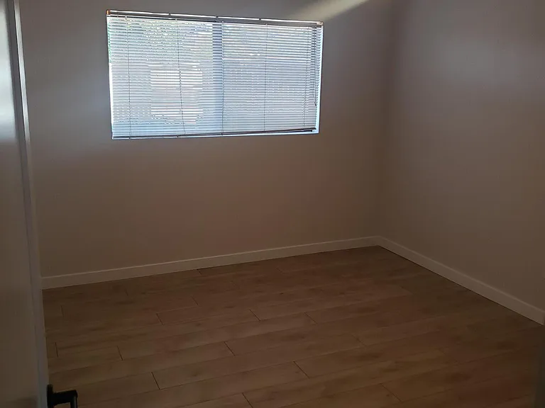 7308 E Sheridan St — Photo 14