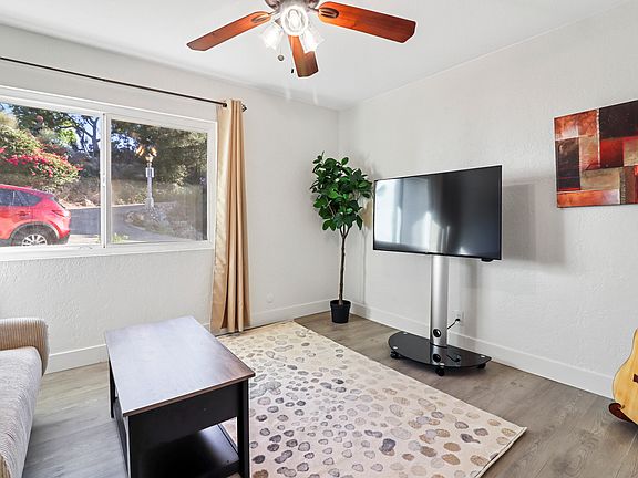 4th image of 4646 Beacon Way