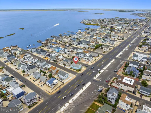 6 W 87th St, Brant Beach, NJ 08008