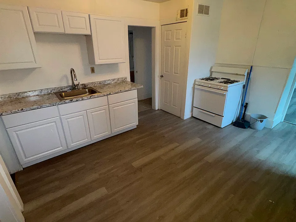 16-18 Alderman St #3