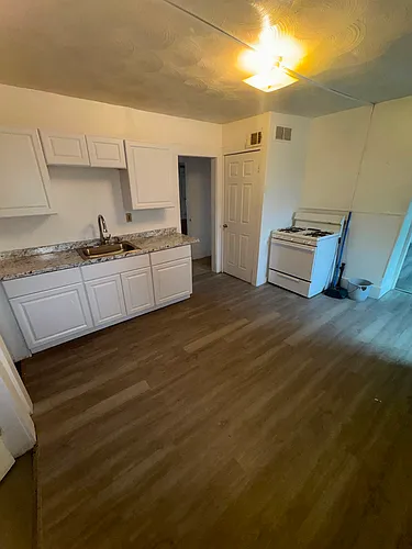16-18 Alderman St #3 Photo 1