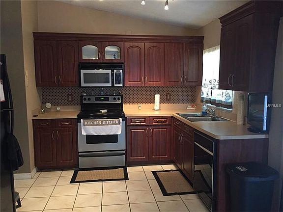 4th image of 9510 Camden Hill Ct