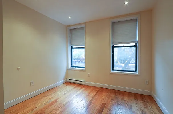 Rented by REZI | media 15