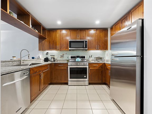 2nd image of 20 Newport Pkwy APT 305