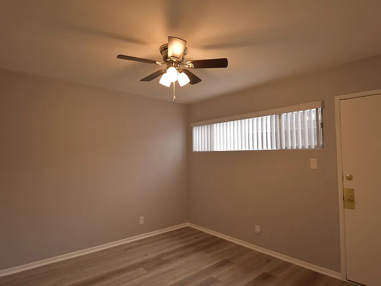 306 E Badillo St — Photo 10