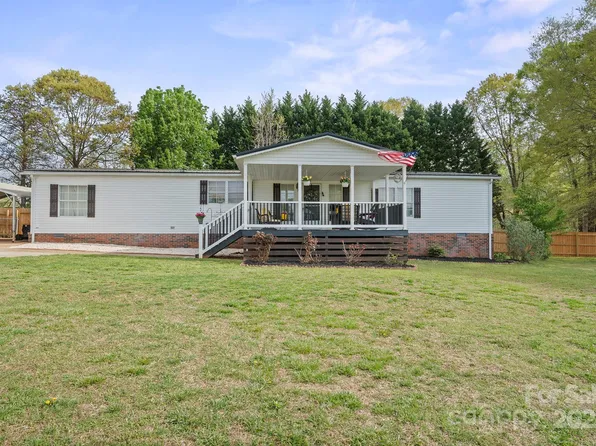 115 Oak Creek Rd, Statesville, NC 28625