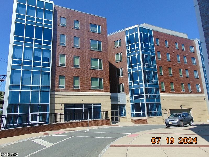 1st image of 52 Lincoln Ave #304