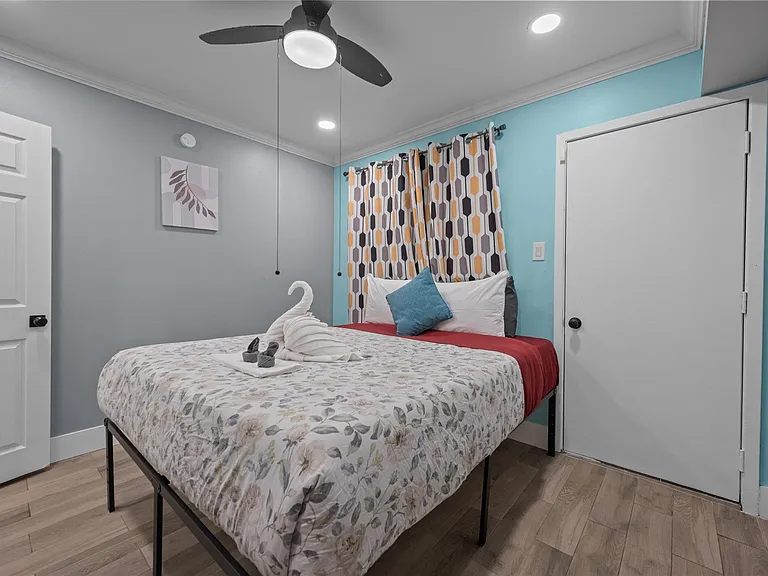 3611 Graustark St #17 — Photo 9