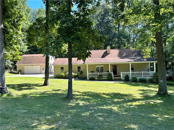 2746 Constance Dr, Millersburg, OH 44654