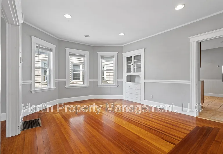 146 Beech St #1 — Photo 8