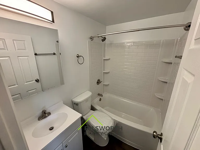 2204 Lawn Ave #1 — Photo 4
