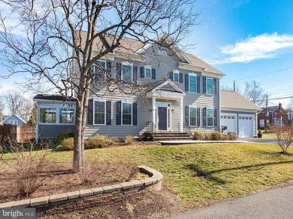 407 N Harrison St, Arlington, VA 22203