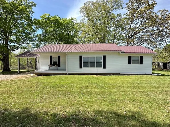 215 Rhine Rd, Poplar Bluff, MO 63901