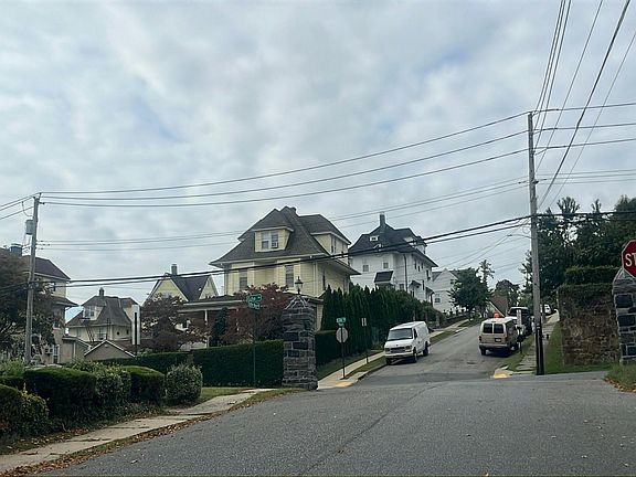 4th image of 180 Sutton Manor Rd