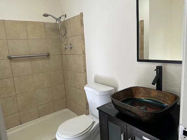 712 Walnut St — Photo 11