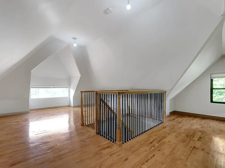 115 W Englewood Ave — Photo 21