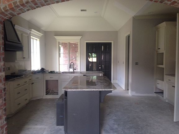 4th image of 306 La Villa Cir