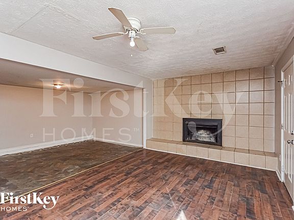 2nd image of 975 Martin Rd