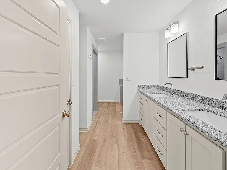 14806 North Cres #1200 — Photo 7