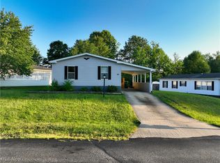 30 Cardinal Dr, Hiram, OH 44234