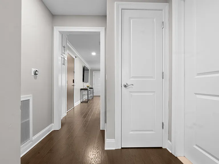 200 Laird Ave #101 — Photo 17