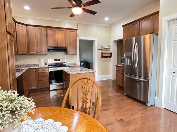 103 Walnut St, Maysville, KY 41056