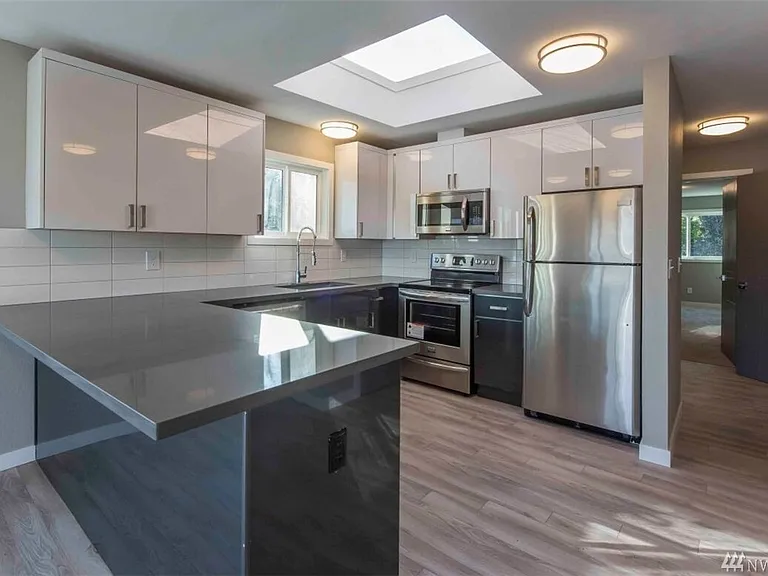 1530 Aurora Ave N #400 — Photo 3