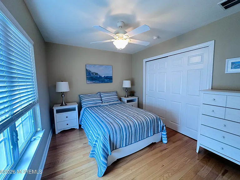 512 Abby Rd — Photo 11